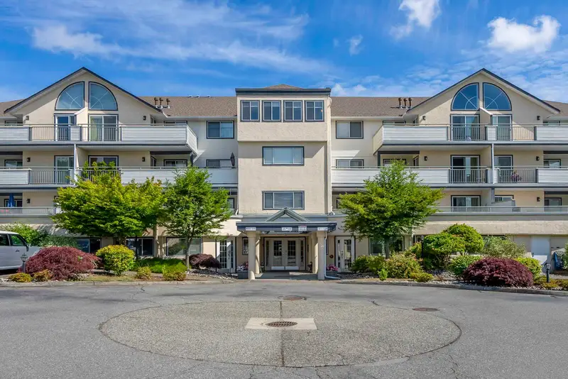 205 19645 64 AVENUE - photo 3 of 25