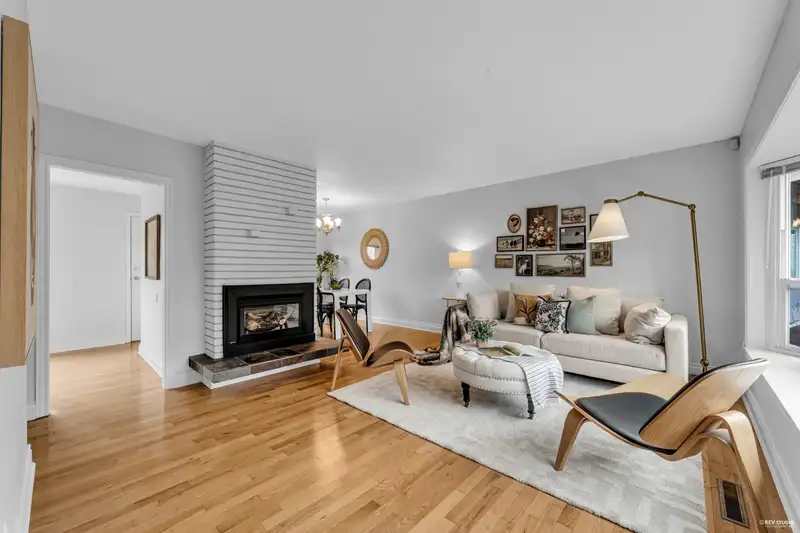 1033 KENNEDY AVENUE - photo 1 of 20