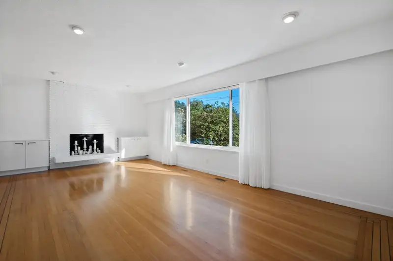 2039 COMPTON COURT - photo 2 of 30