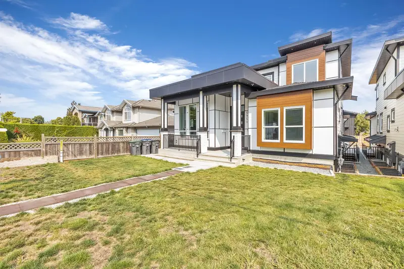 5950 168 STREET - photo 2 of 25