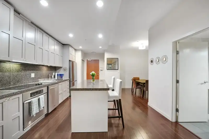 407 1333 W GEORGIA STREET - photo 4 of 29