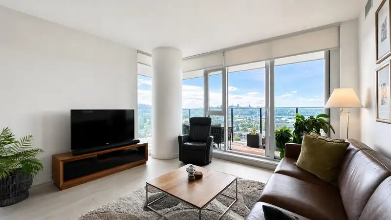 1803 1401 HUNTER STREET - photo 4 of 27