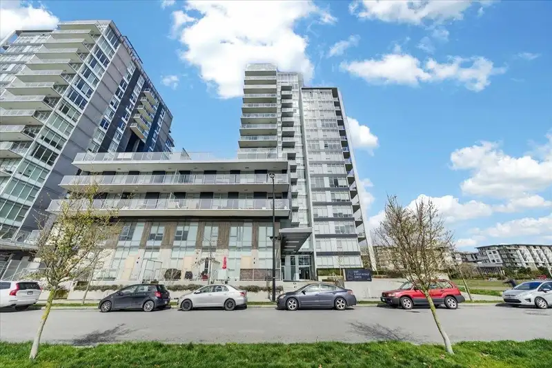 1403 3581 E KENT AVENUE NORTH AVENUE - photo 1 of 21