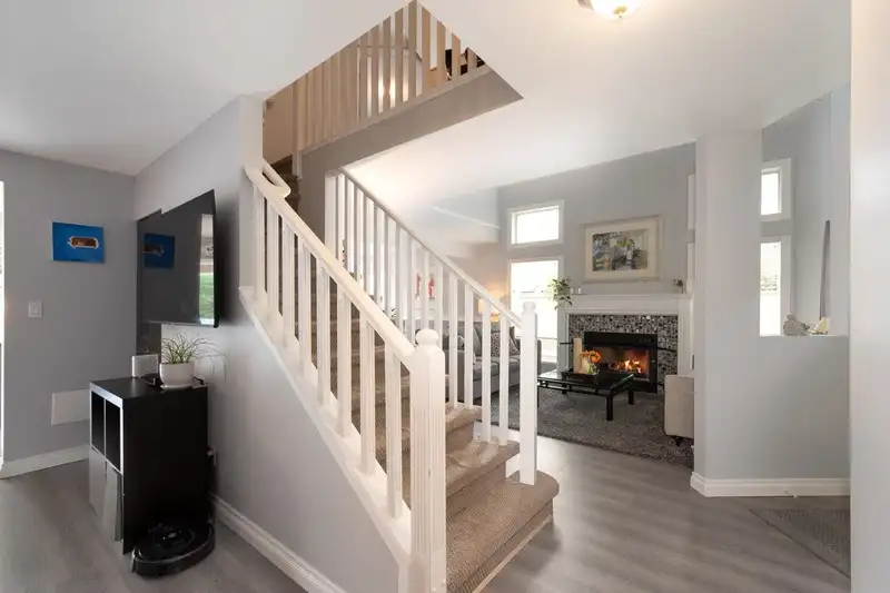 829 ROCHE POINT DRIVE - photo 3 of 34