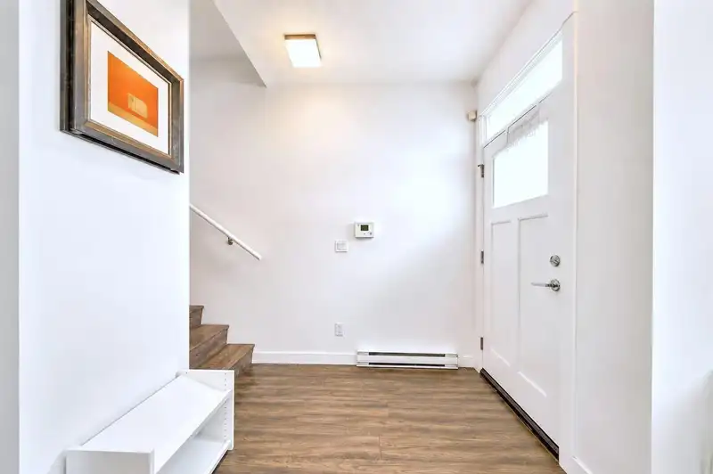 16 7039 MACPHERSON AVENUE - photo 4 of 33