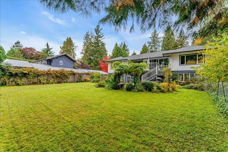 360 KEITH ROAD - photo 2 of 25