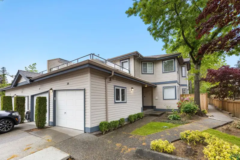 20 8338 158 STREET - photo 2 of 40
