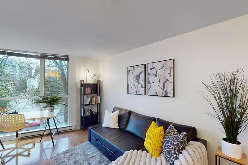 302 8420 JELLICOE STREET - photo 2 of 22