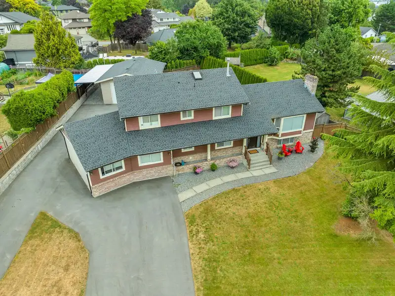 5630 W SUNRISE CRESCENT - photo 4 of 40