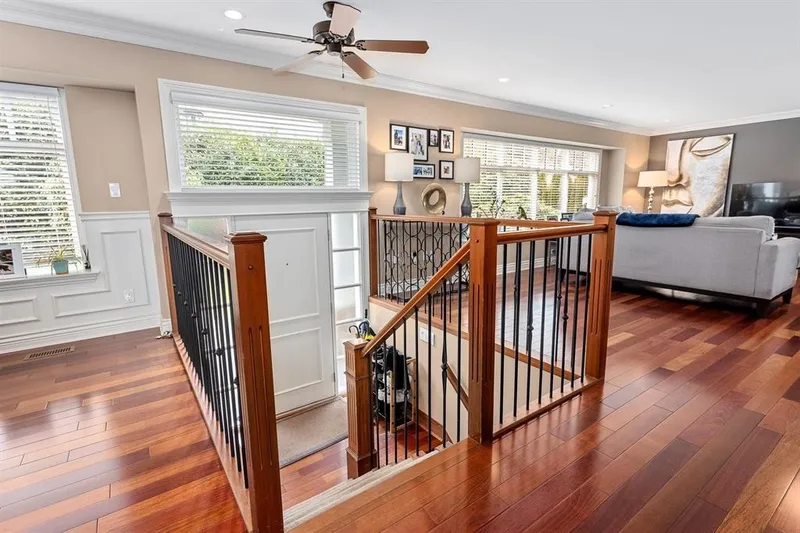 1122 ROCHESTER AVENUE - photo 2 of 25