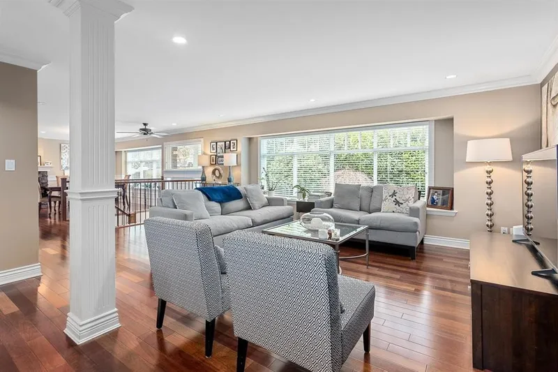 1122 ROCHESTER AVENUE - photo 3 of 25