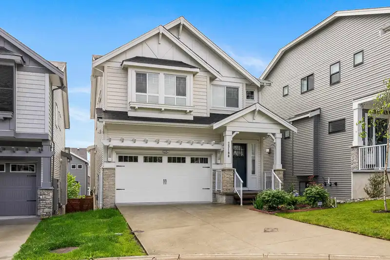 23188 113 AVENUE - photo 2 of 40