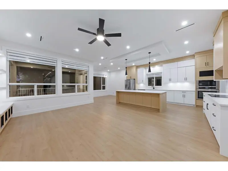 9755 177B STREET - photo 4 of 25