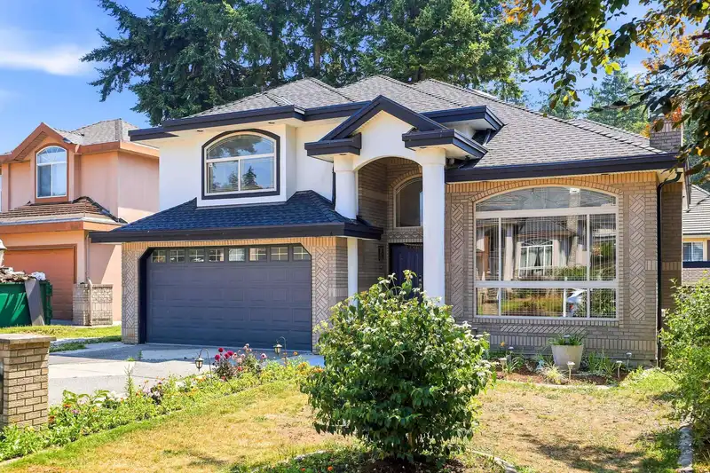 12580 60A AVENUE - photo 2 of 31