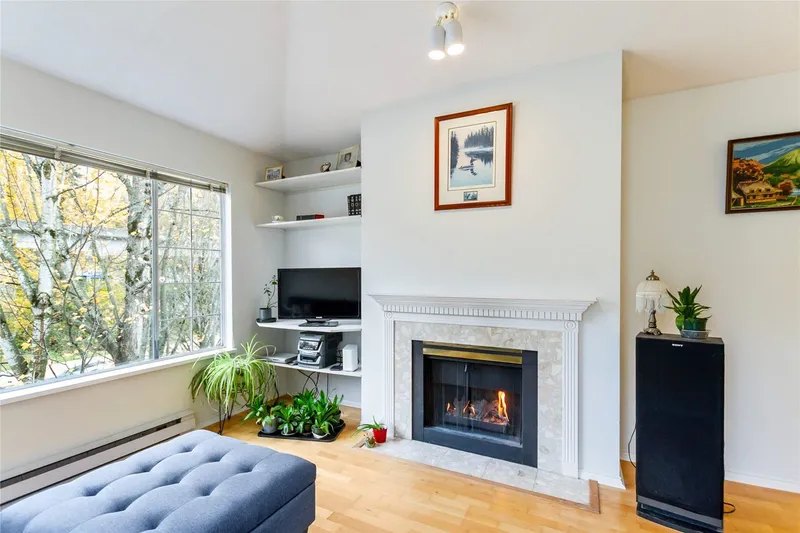 406 6820 RUMBLE STREET - photo 3 of 23