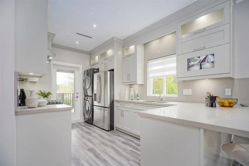 9131 STEVESTON HIGHWAY - photo 4 of 14