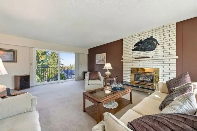 8973 112 STREET - photo 4 of 32