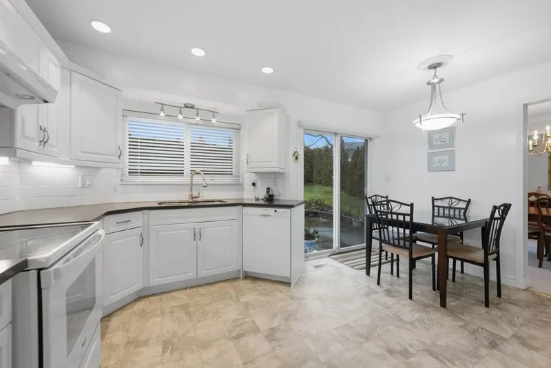 2941 EDGEHILL AVENUE - photo 3 of 25