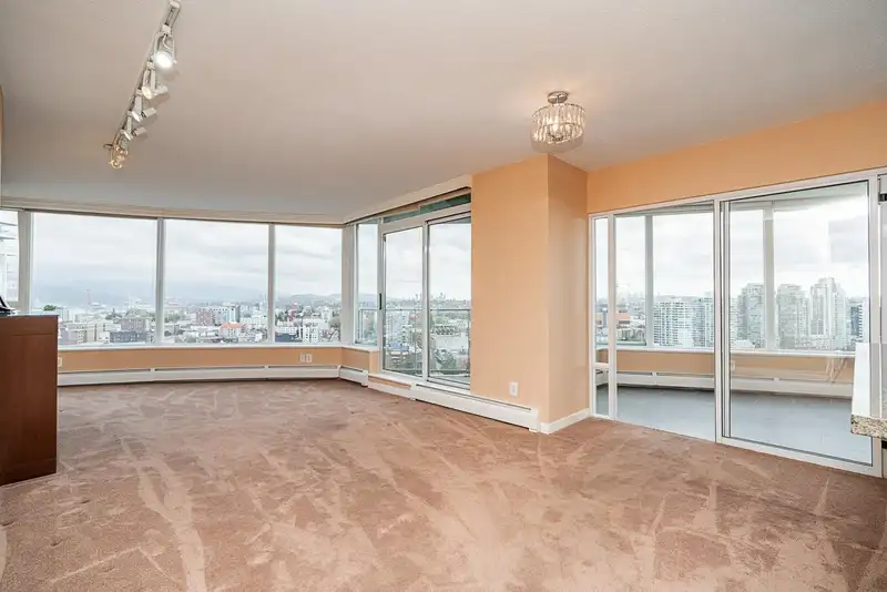 2608 58 KEEFER PLACE - photo 3 of 40