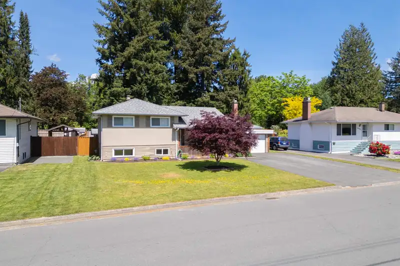 45741 BERKELEY AVENUE - photo 4 of 35