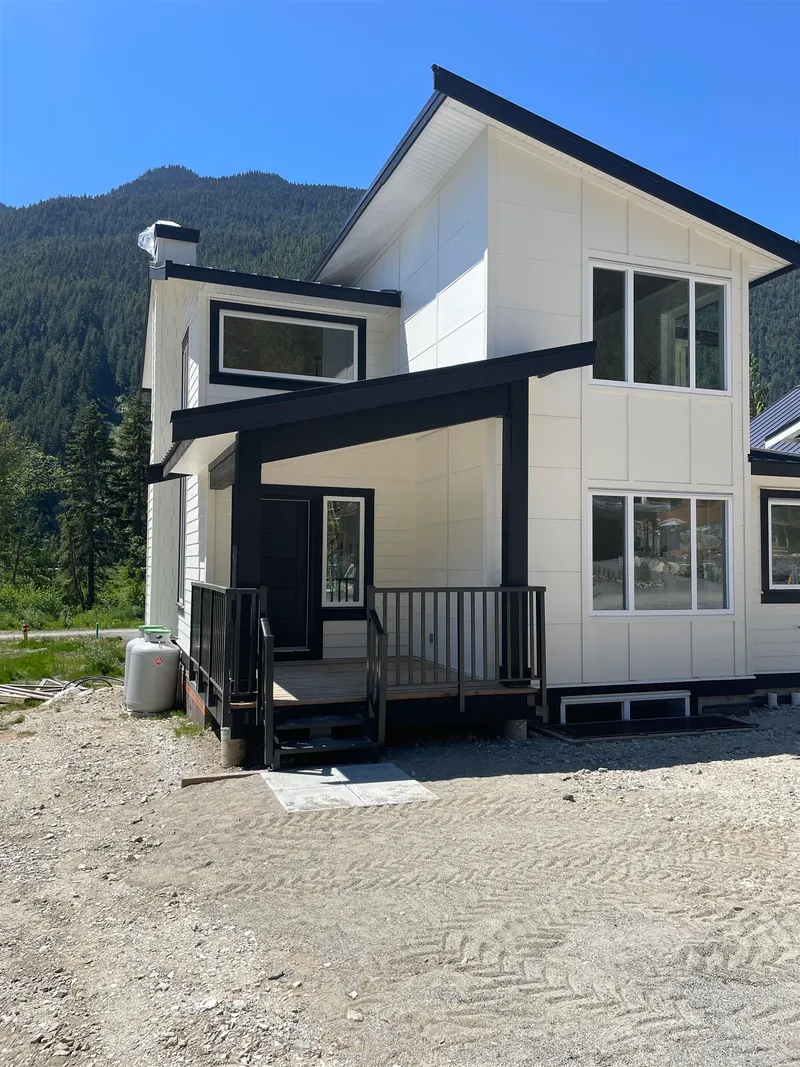 71423 GROVE BOULEVARD - photo 4 of 15