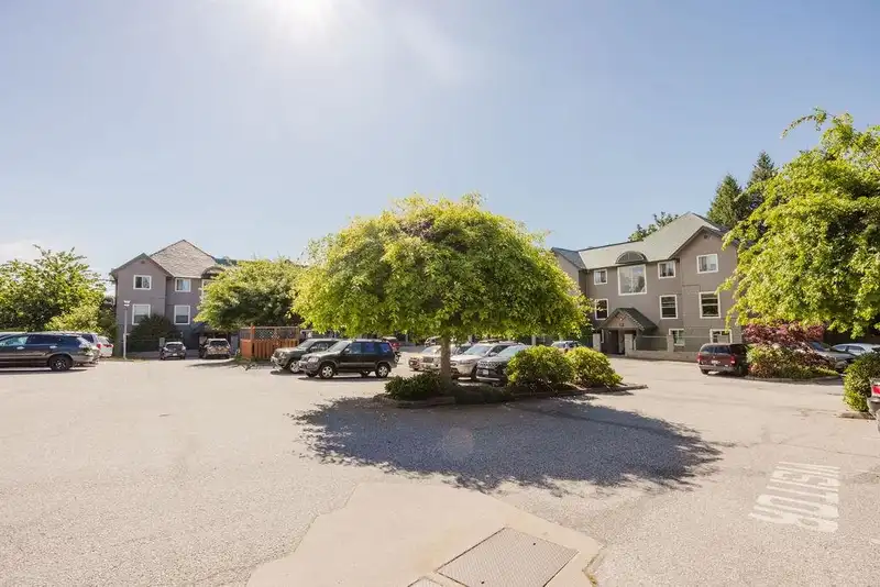 2 622 FARNHAM ROAD - photo 2 of 22