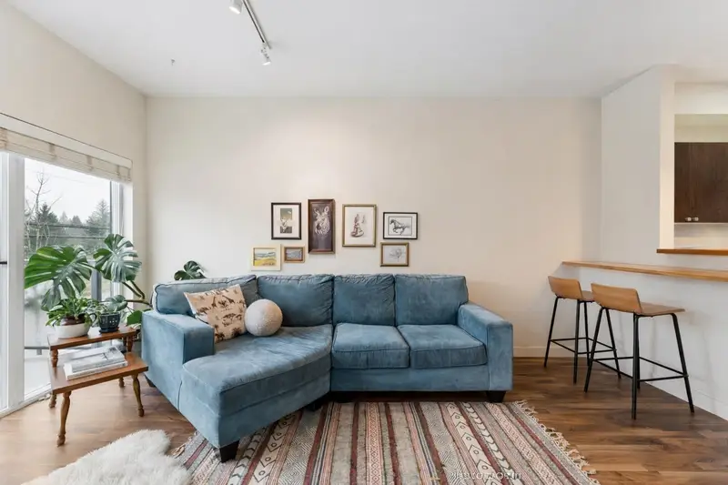 40166 GOVERNMENT ROAD - photo 3 of 25