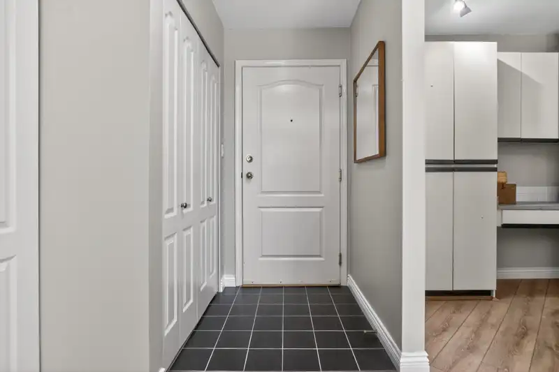 302 2429 HAWTHORNE AVENUE - photo 4 of 40
