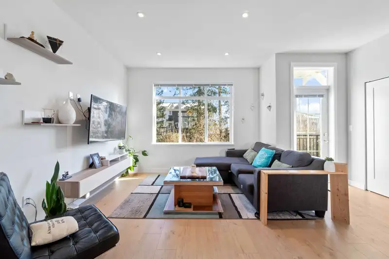 125 1225 MITCHELL STREET - photo 2 of 31