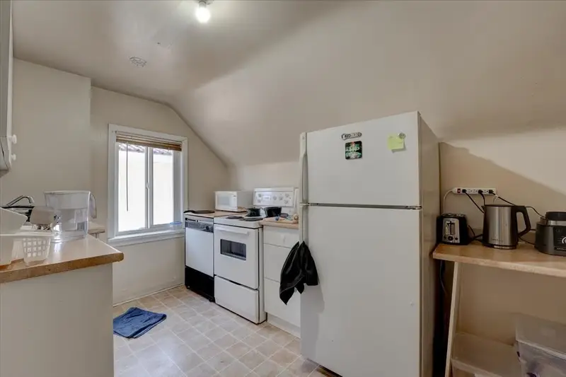 155 E 54TH AVENUE - photo 4 of 25