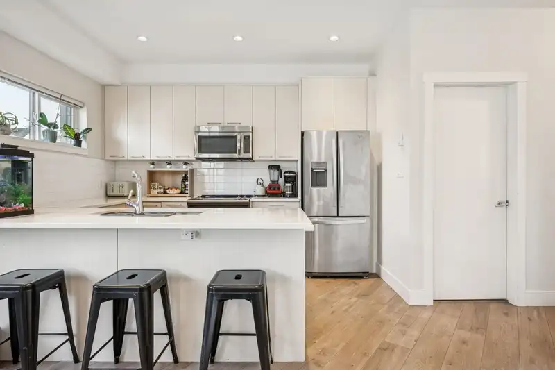 205 7180 BARNET ROAD - photo 1 of 25