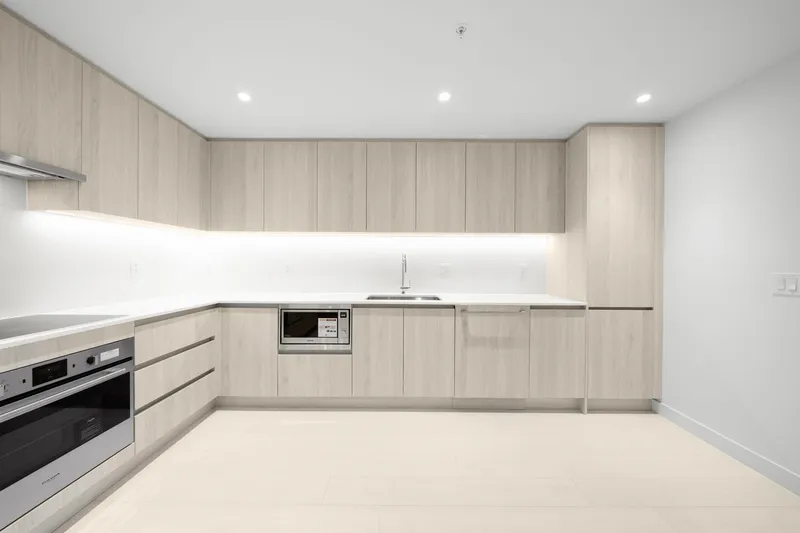 406 4928 QUEBEC STREET - photo 2 of 22