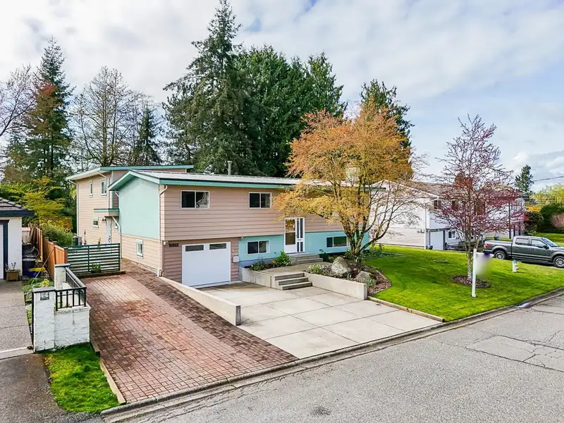 10922 83 AVENUE - photo 2 of 40