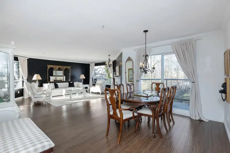308 15255 18 AVENUE - photo 1 of 31