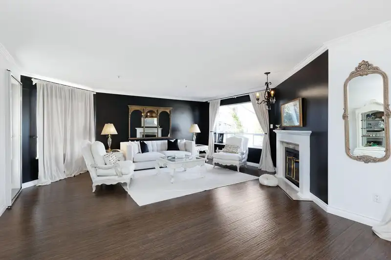 308 15255 18 AVENUE - photo 3 of 31