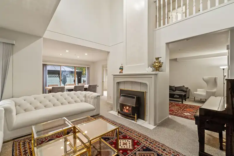 29 1255 RIVERSIDE DRIVE - photo 4 of 26