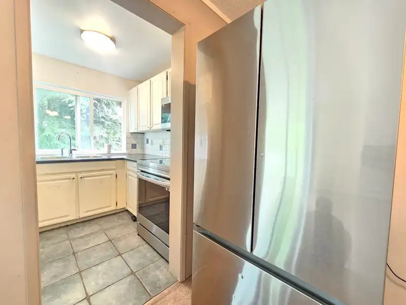 304 8707 HUDSON STREET - photo 4 of 15