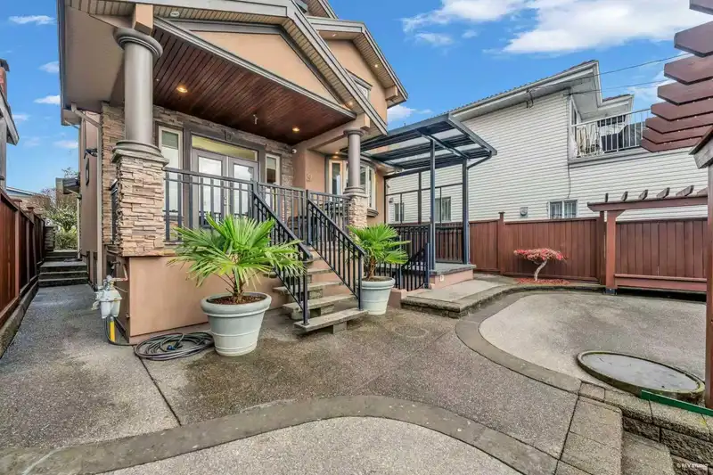 4878 GEORGIA STREET - photo 4 of 40