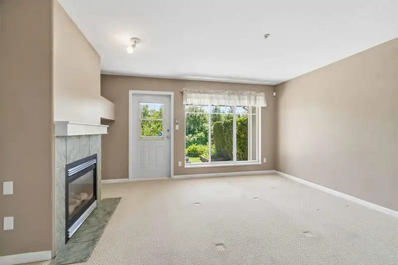 30 2927 FREMONT STREET - photo 4 of 40