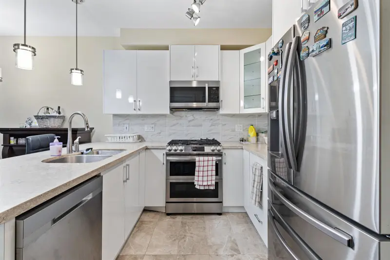 206 8538 203A STREET - photo 2 of 25