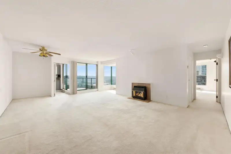 1602 420 CARNARVON STREET - photo 3 of 37