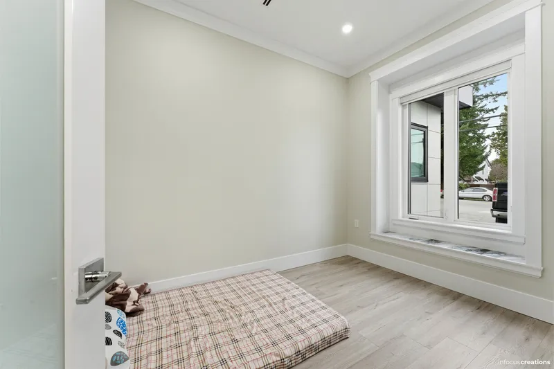 13414 60 AVENUE - photo 2 of 25