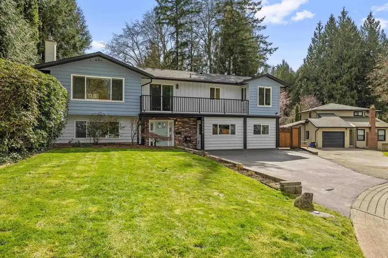 20238 49 AVENUE - photo 2 of 40