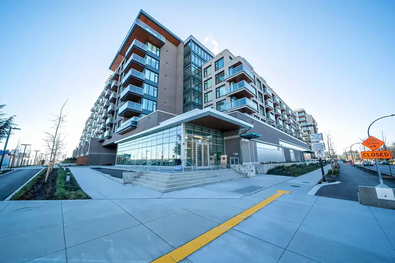 619 755 HARBOURSIDE DRIVE - photo 2 of 25