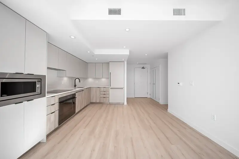 619 755 HARBOURSIDE DRIVE - photo 4 of 25