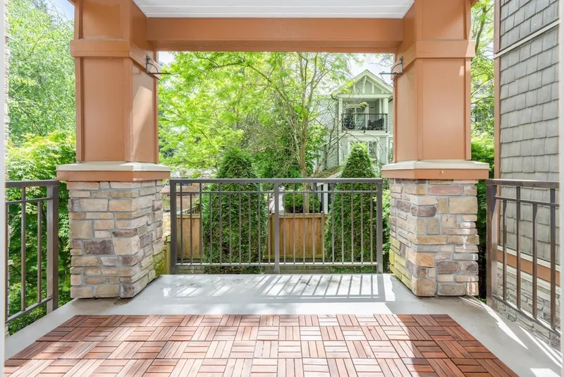 207 10237 133 STREET - photo 2 of 25