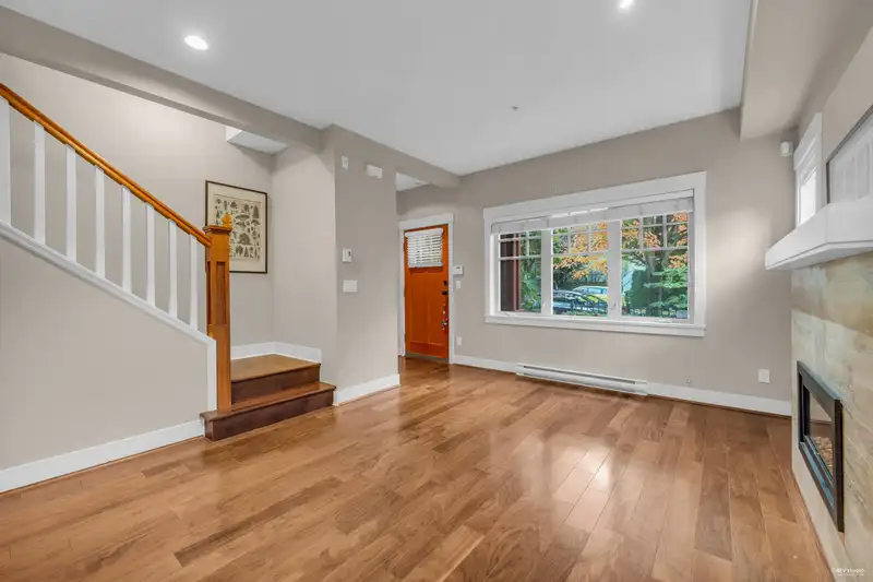 950 W 43RD AVENUE - photo 4 of 34