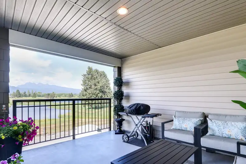 224 19673 MEADOW GARDENS WAY - photo 2 of 13