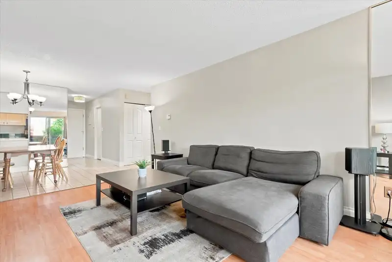 101 2240 WALL STREET - photo 4 of 26