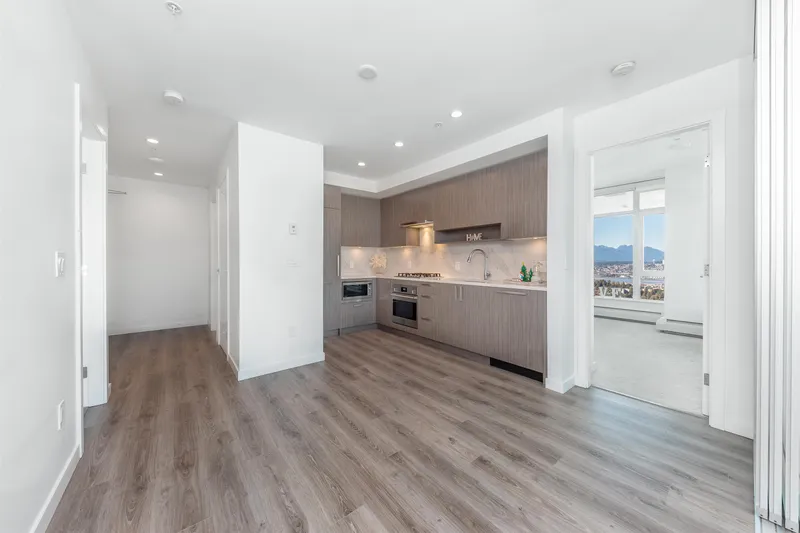 3305 13350 CENTRAL AVENUE - photo 2 of 25